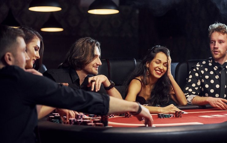 Antarmuka platform dinasti33 menampilkan permainan slot, live casino, dan menu sportsbook